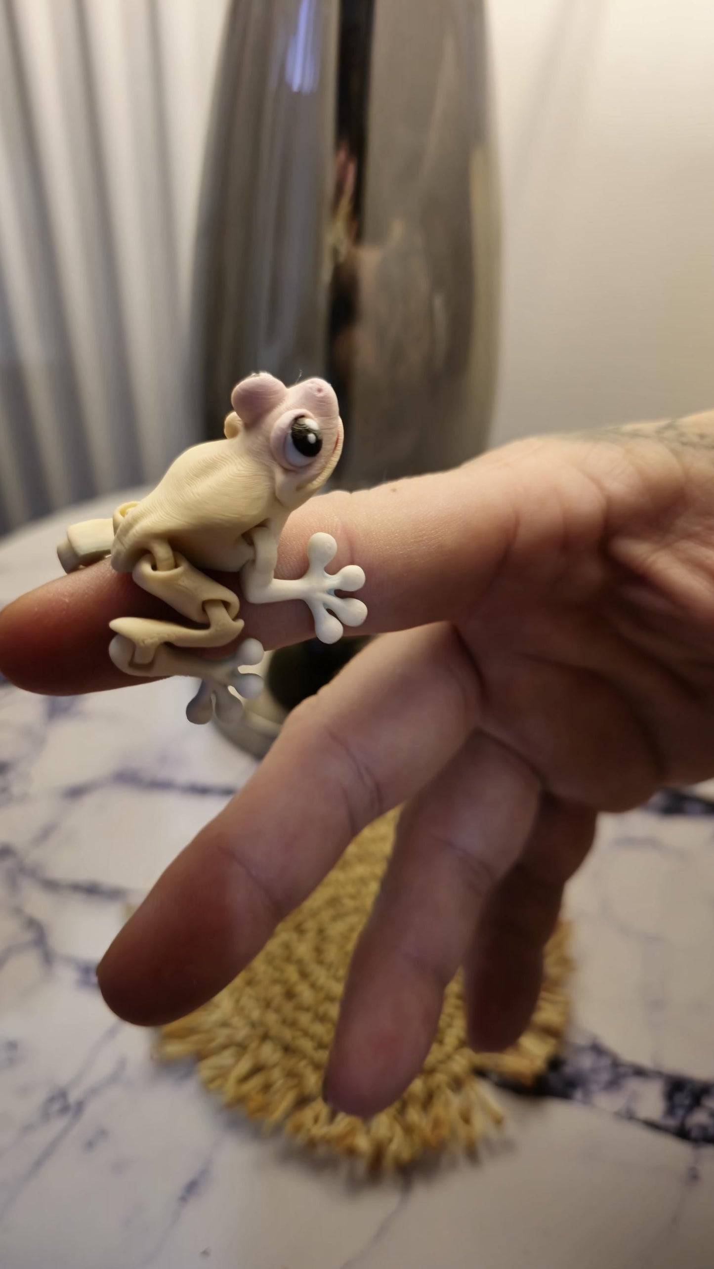 3D Printed Frog – Articulated Fidget Animal Toy – Cute Desk Pet Decor – Poseable Frog Gift