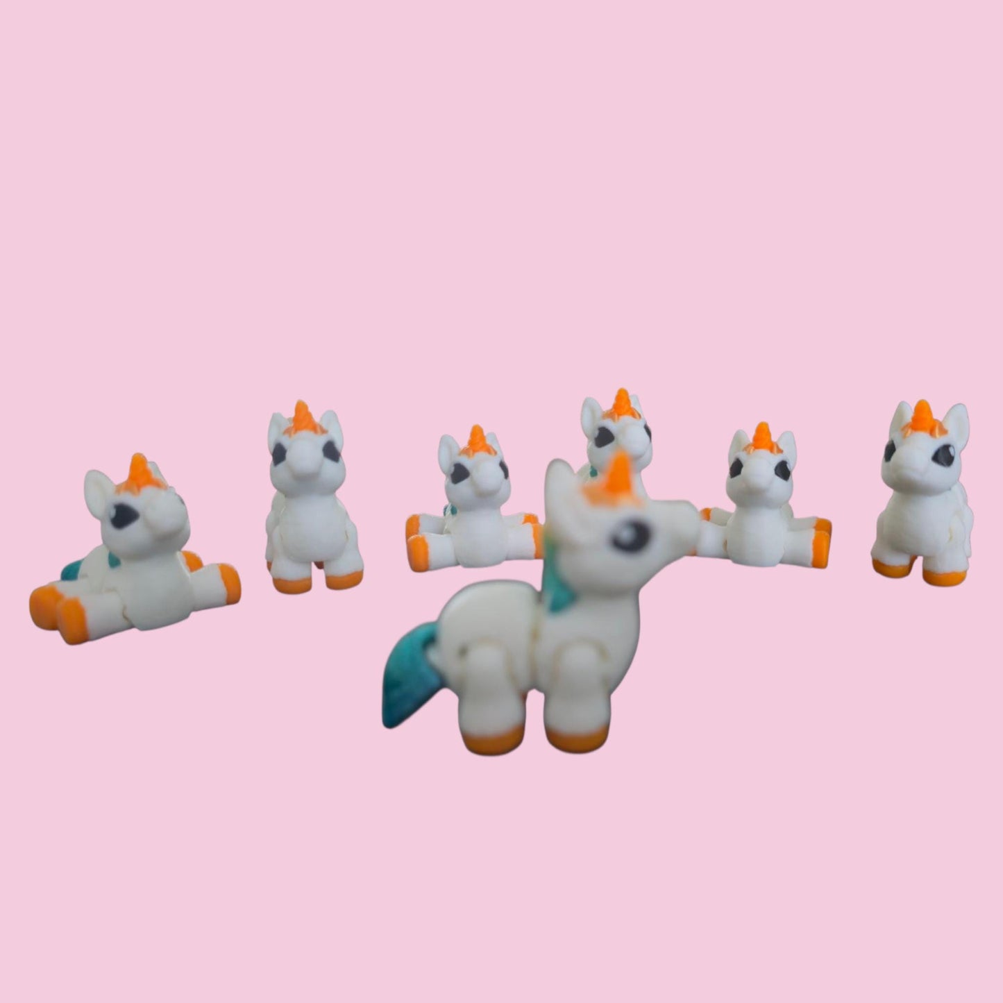 Articulated Unicorn Hatchling – Flexible Baby Unicorn Toy – Fantasy Creature Gift – Poseable Fidget Toy – Cute Desk Companion