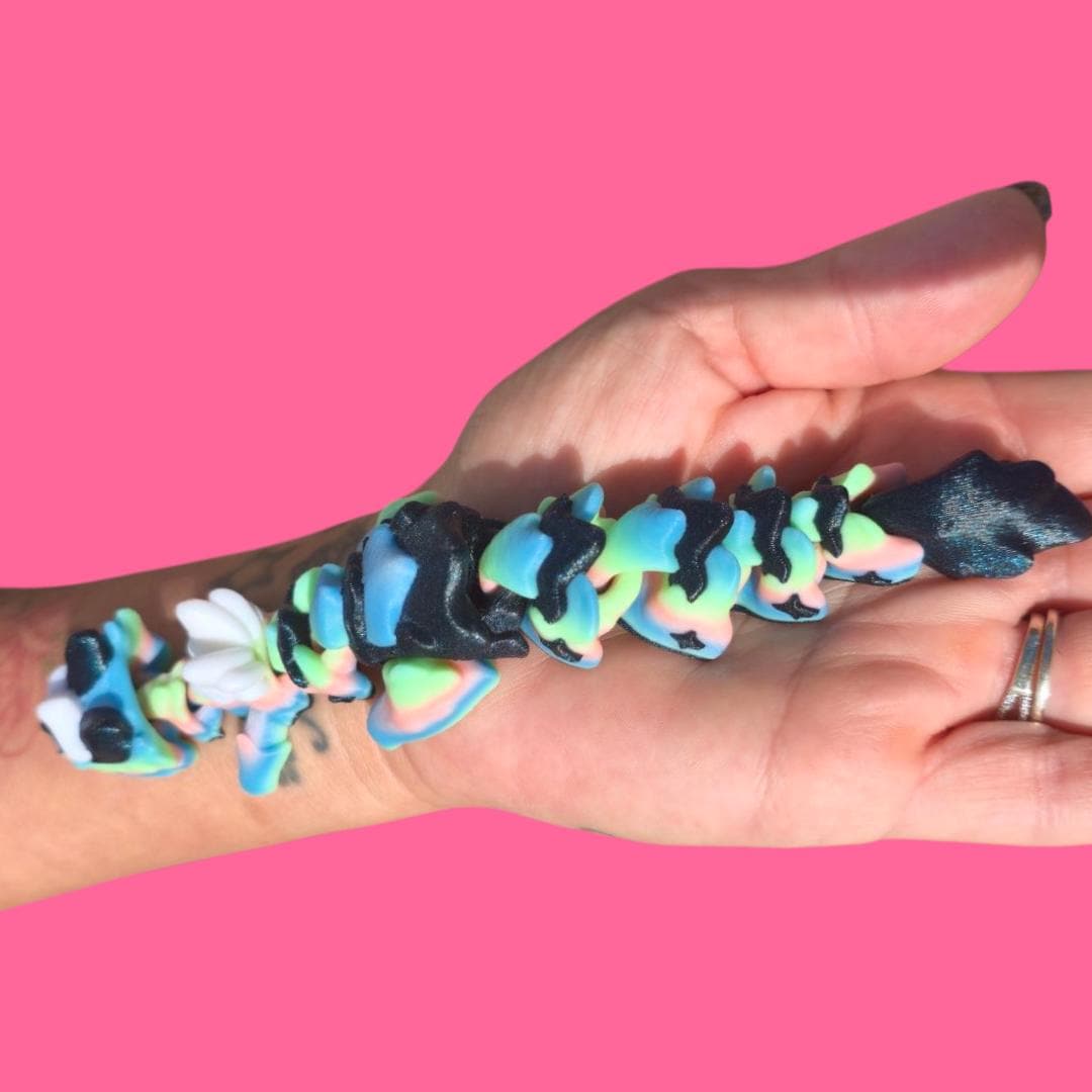 Baby Atria – 3D Printed Fantasy Alien Companion – Cute Sci-Fi Creature Toy – Cosmic Desk Pet – Unique Gift for Space & Mythical Fans