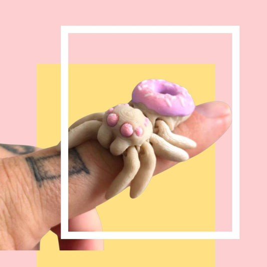 Doughnut Spider – 3D Printed Cute Spider Figurine with Donut Body – Kawaii Creepy-Cute Desk Toy – Funny Gift for Spider Lovers & Collectors