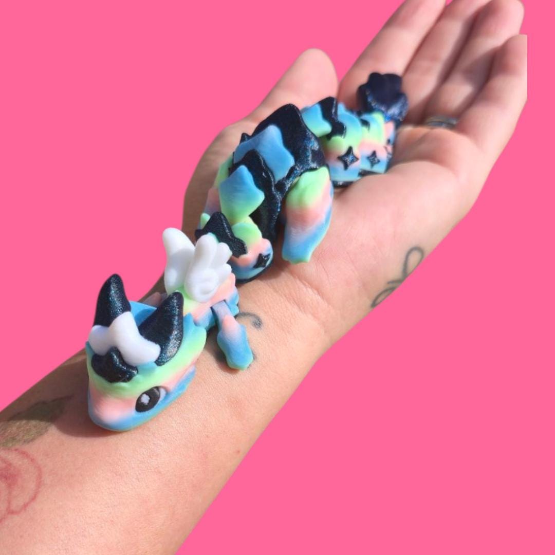 Baby Atria – 3D Printed Fantasy Alien Companion – Cute Sci-Fi Creature Toy – Cosmic Desk Pet – Unique Gift for Space & Mythical Fans
