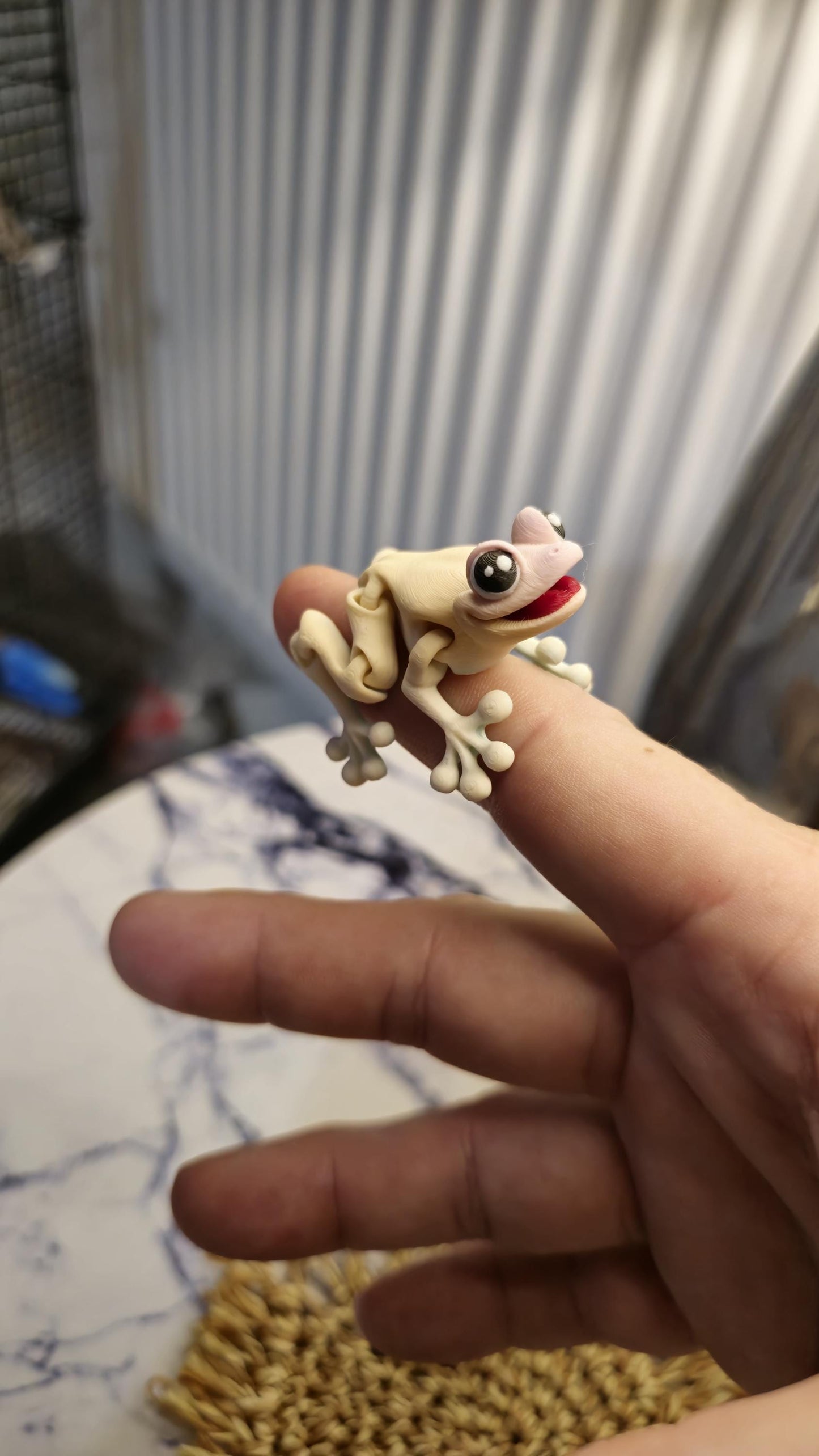 3D Printed Frog – Articulated Fidget Animal Toy – Cute Desk Pet Decor – Poseable Frog Gift
