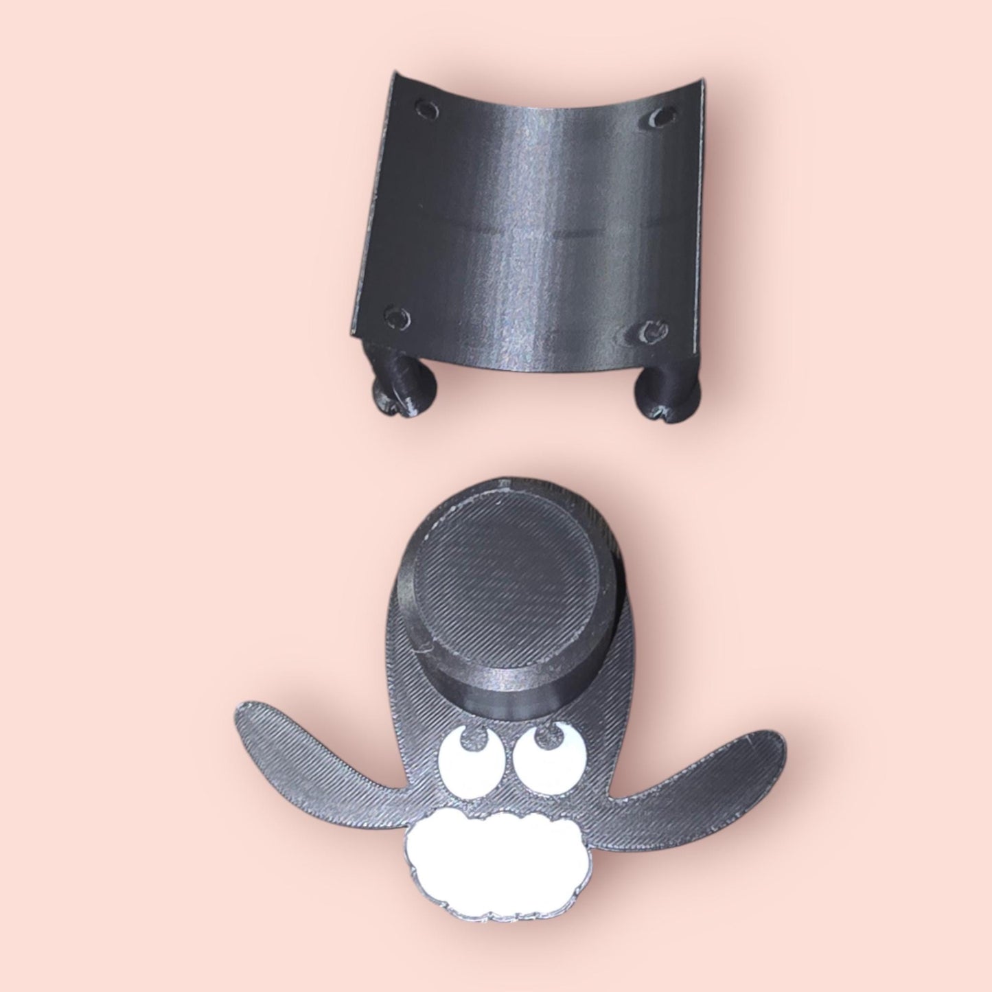 Shaun the Sheep Toilet Roll Holder – 3D Printed Funny Bathroom Decor – Free-Standing PLA Novelty Gift