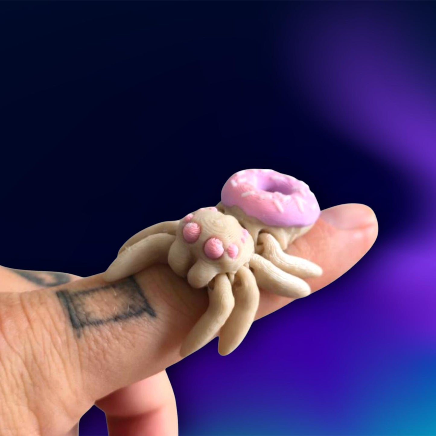 Doughnut Spider – 3D Printed Cute Spider Figurine with Donut Body – Kawaii Creepy-Cute Desk Toy – Funny Gift for Spider Lovers & Collectors
