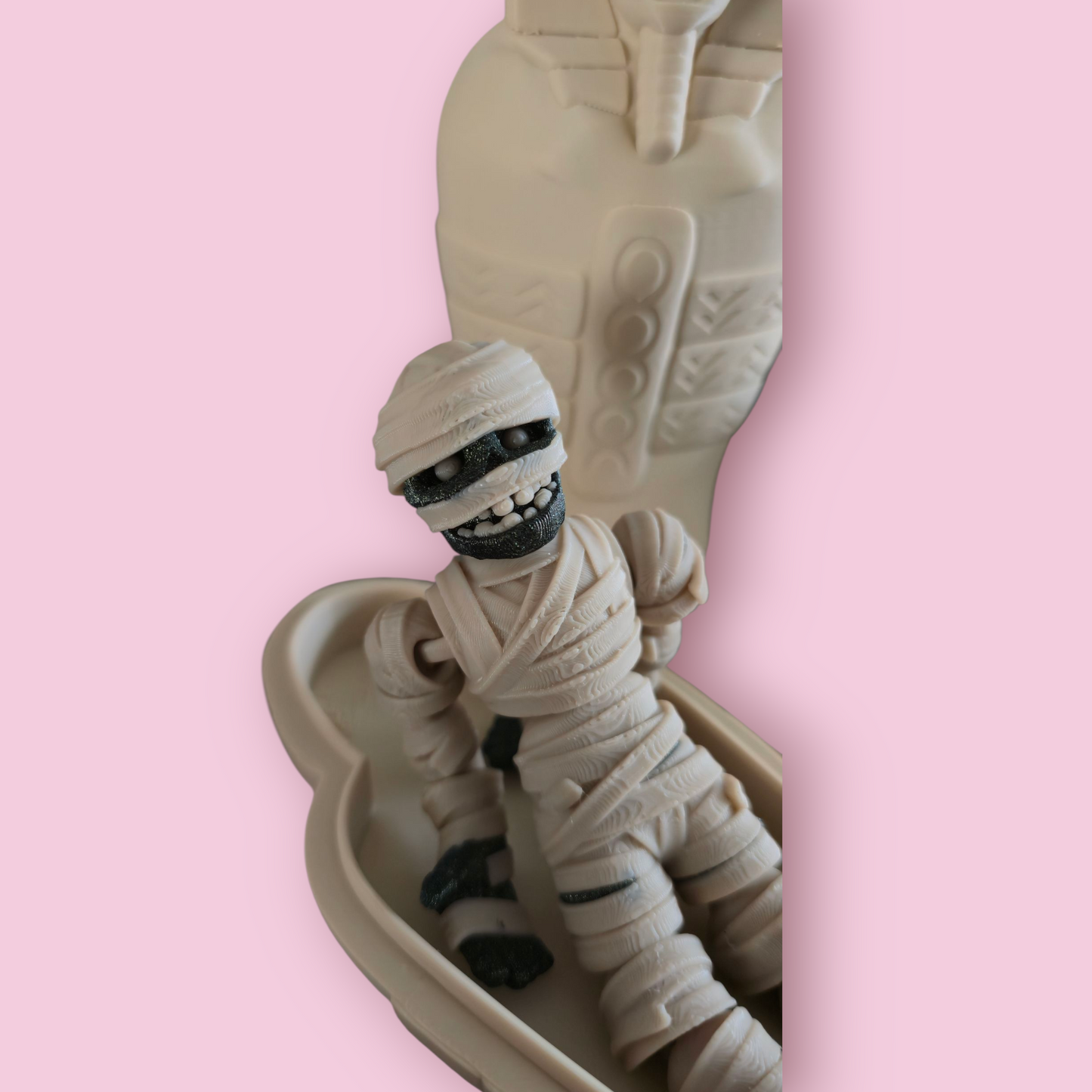Articulated Mummy Sarcophagus ā 3D Printed Fidget Toy for Halloween, Sensory Play, & Desk Decor ā Anxiety Relief Toy ā Unique Gothic Gift