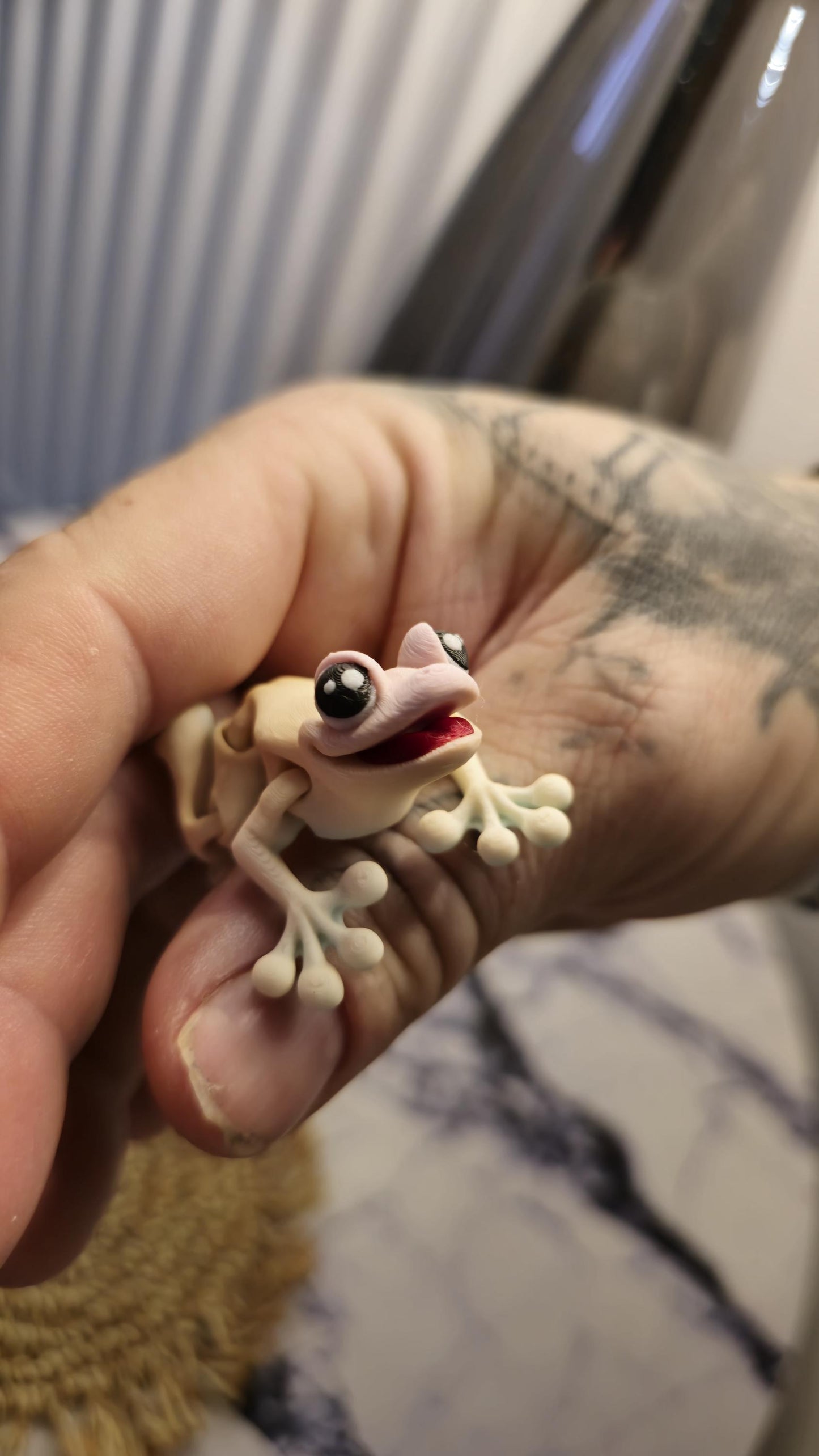 3D Printed Frog – Articulated Fidget Animal Toy – Cute Desk Pet Decor – Poseable Frog Gift